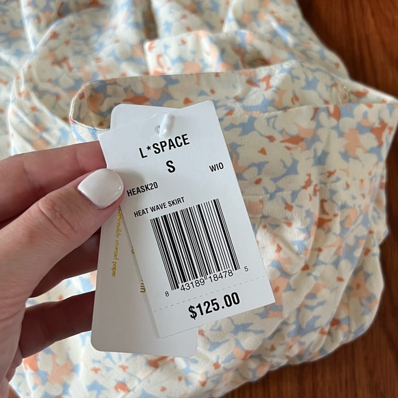 L*SPACE Set in White Oleander - Picture 7 of 9